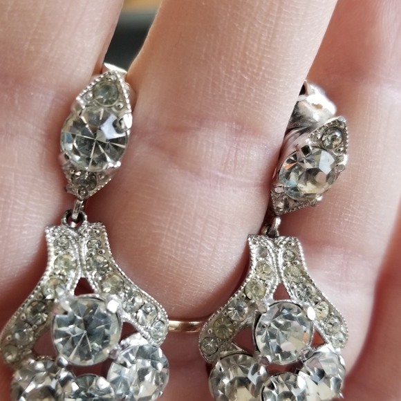 Vintage earrings sparkly clear rhinestones glam silver tone clip on bridal bride - Picture 4 of 9